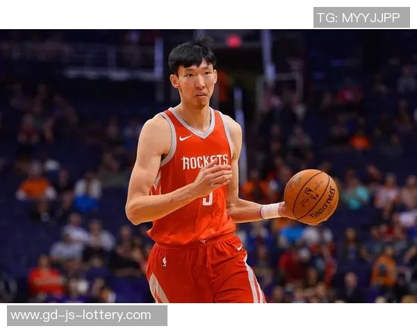 周琦训练营首日获主帅称赞丹特尼：他有机会登场