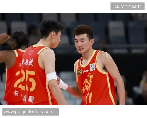 对抗广东三大锋线不落下风胡金秋的进步清晰可见